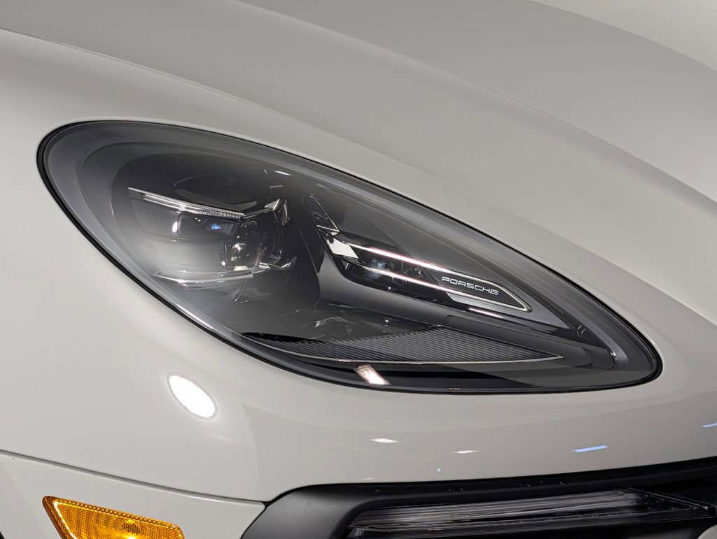 New 2026 Porsche Macan image 15
