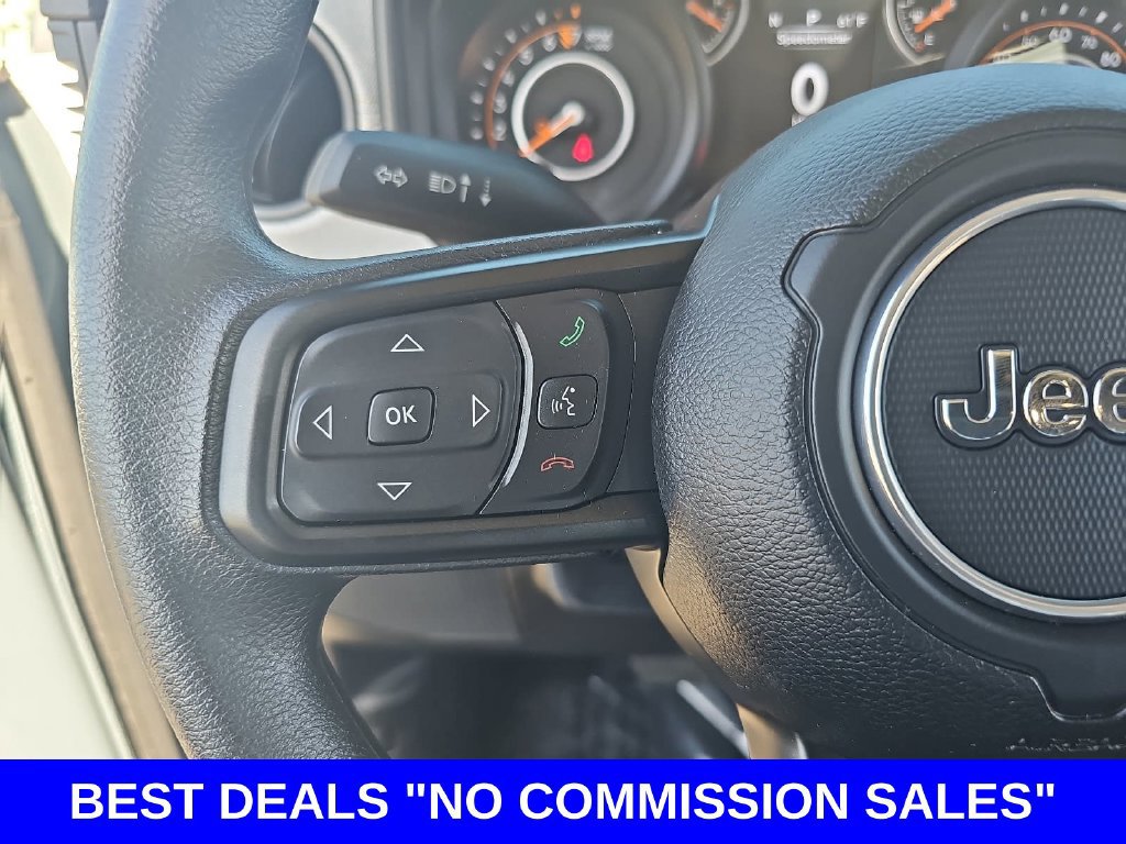 Used 2025 Jeep Gladiator Sport AWD/4WD image 16