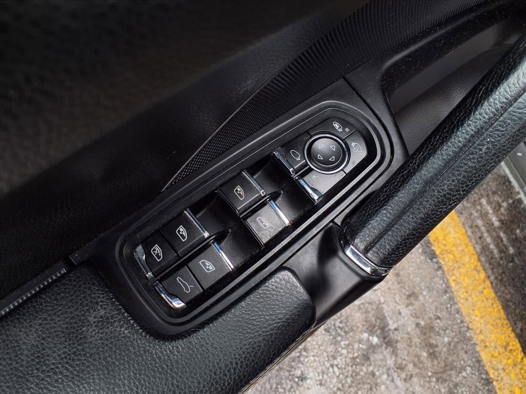 Used 2017 Porsche Cayenne Platinum Edition image 24