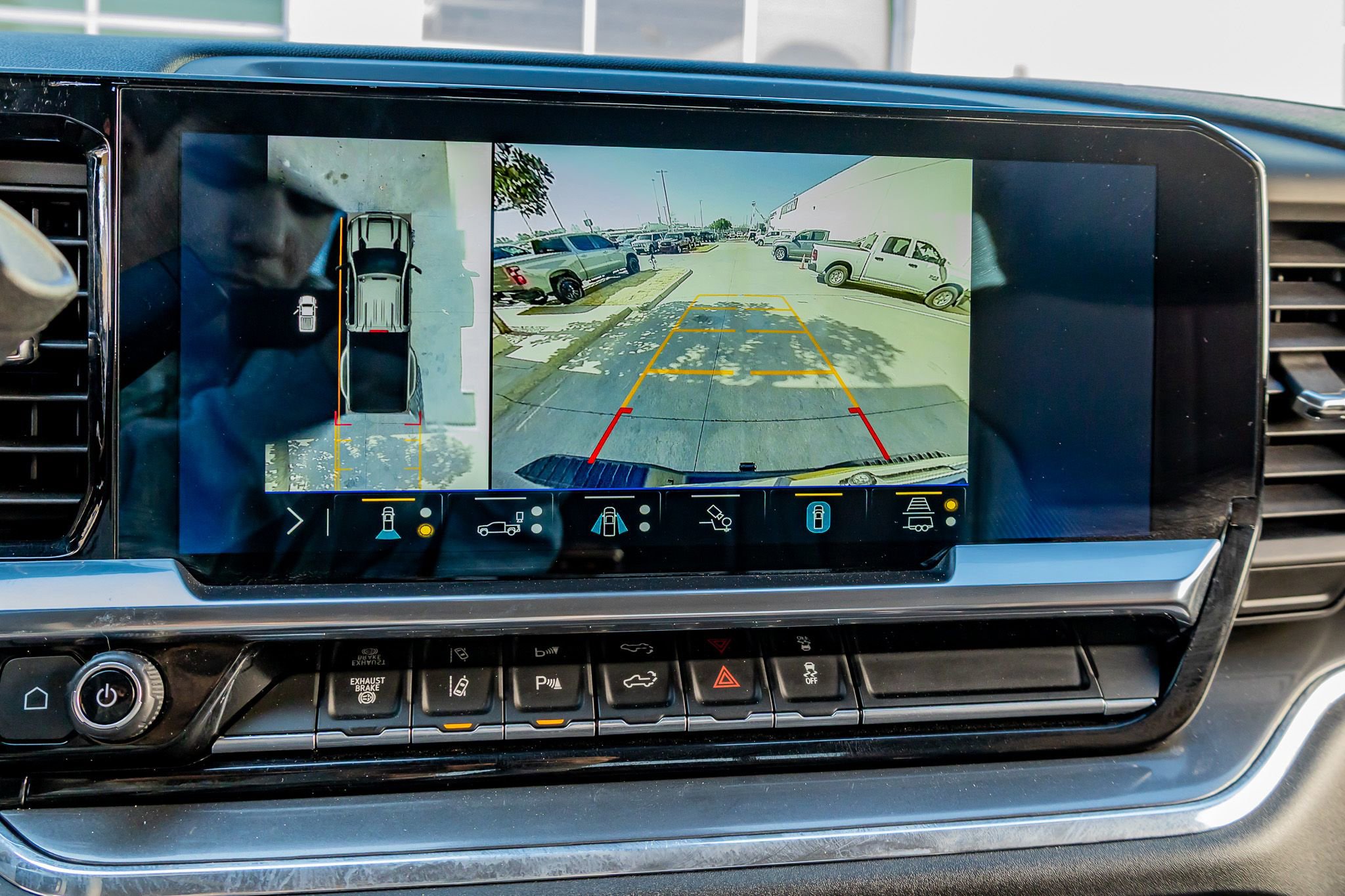 Used 2024 Chevrolet Silverado 3500 High Country w/ Technology Package image 25