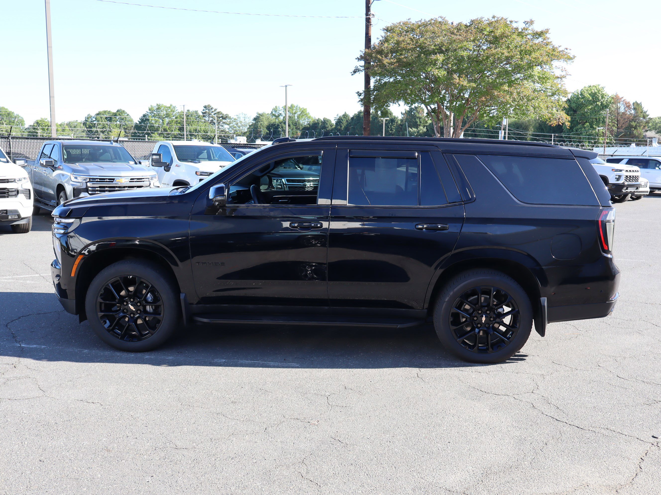 Certified 2025 Chevrolet Tahoe RST w/ RST Capability Package AWD/4WD image 7