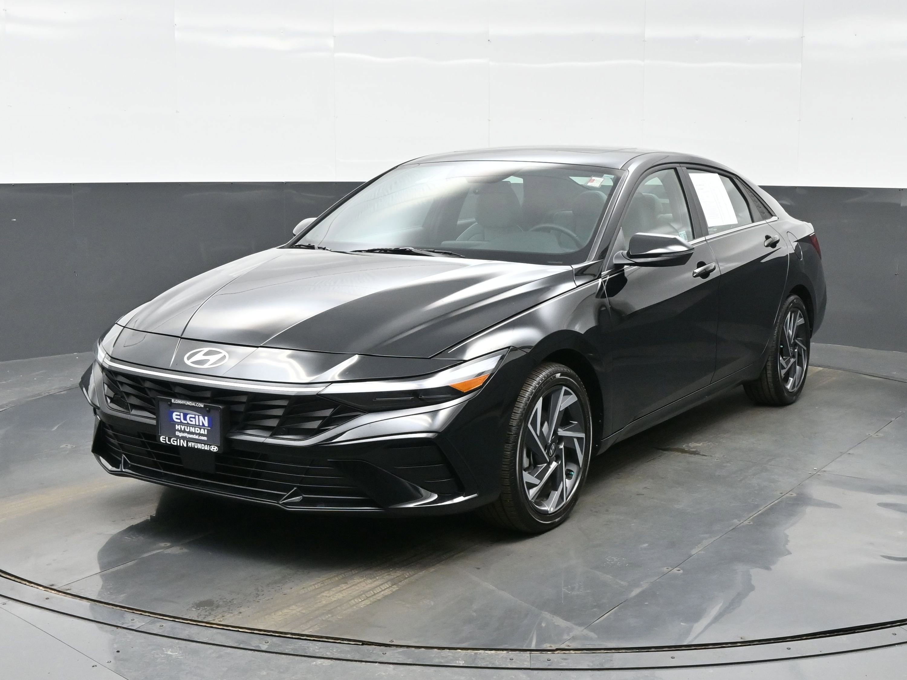 Certified 2025 Hyundai Elantra Limited image 1