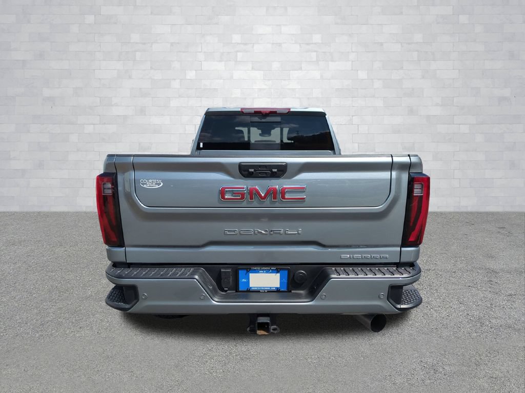 Used 2026 GMC Sierra 2500 Denali w/ Technology Package AWD/4WD image 6