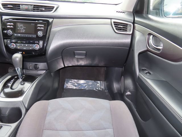 Used 2016 Nissan Rogue SV AWD/4WD image 29