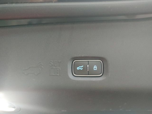 Used 2025 Ford Expedition Active image 10