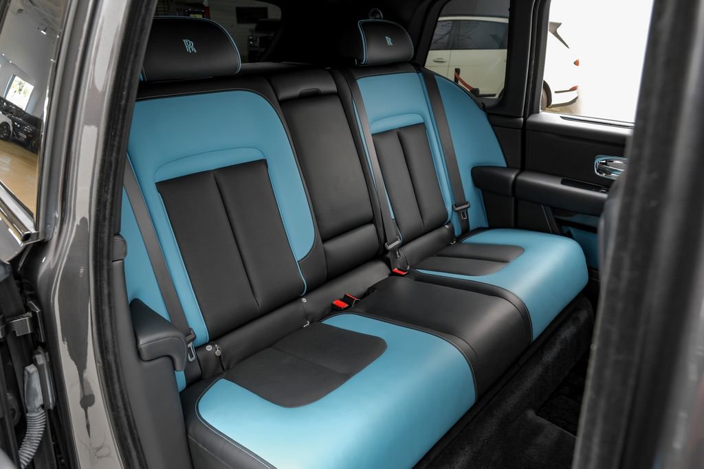 Used 2022 Rolls-Royce Cullinan w/ Cullinan Package image 41