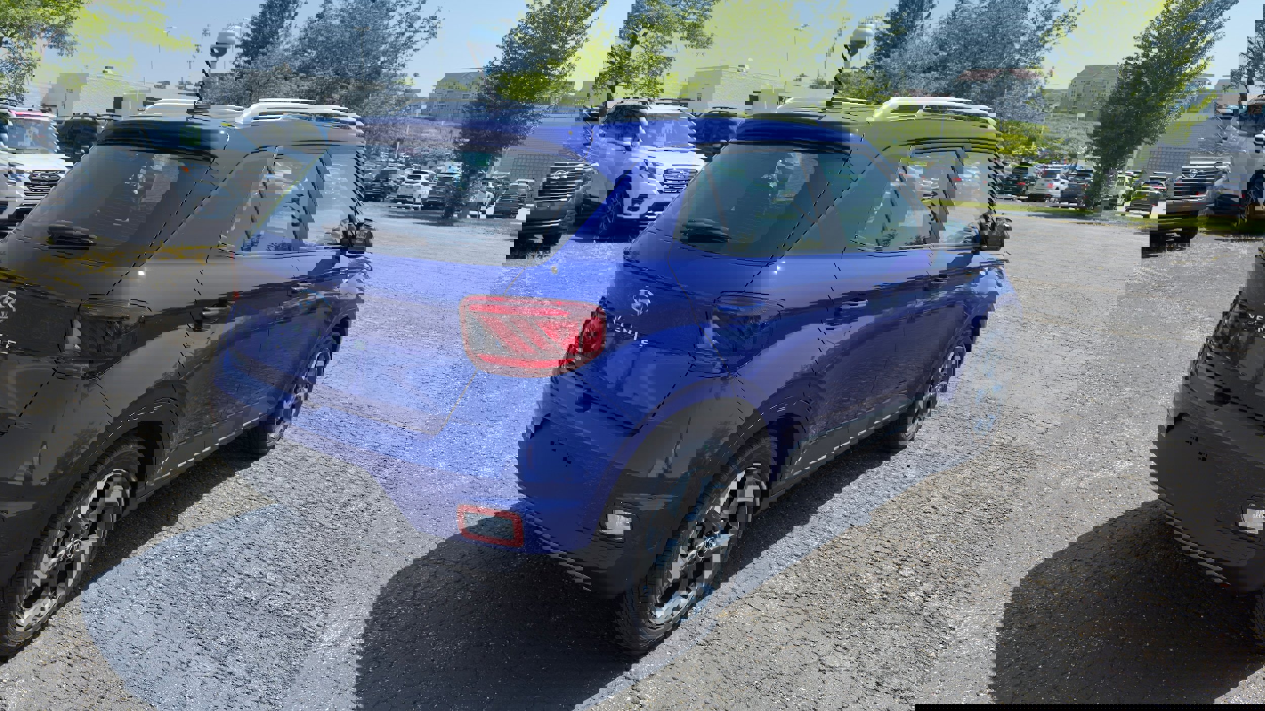 Used 2023 Hyundai Venue SEL w/ Cargo Package image 3