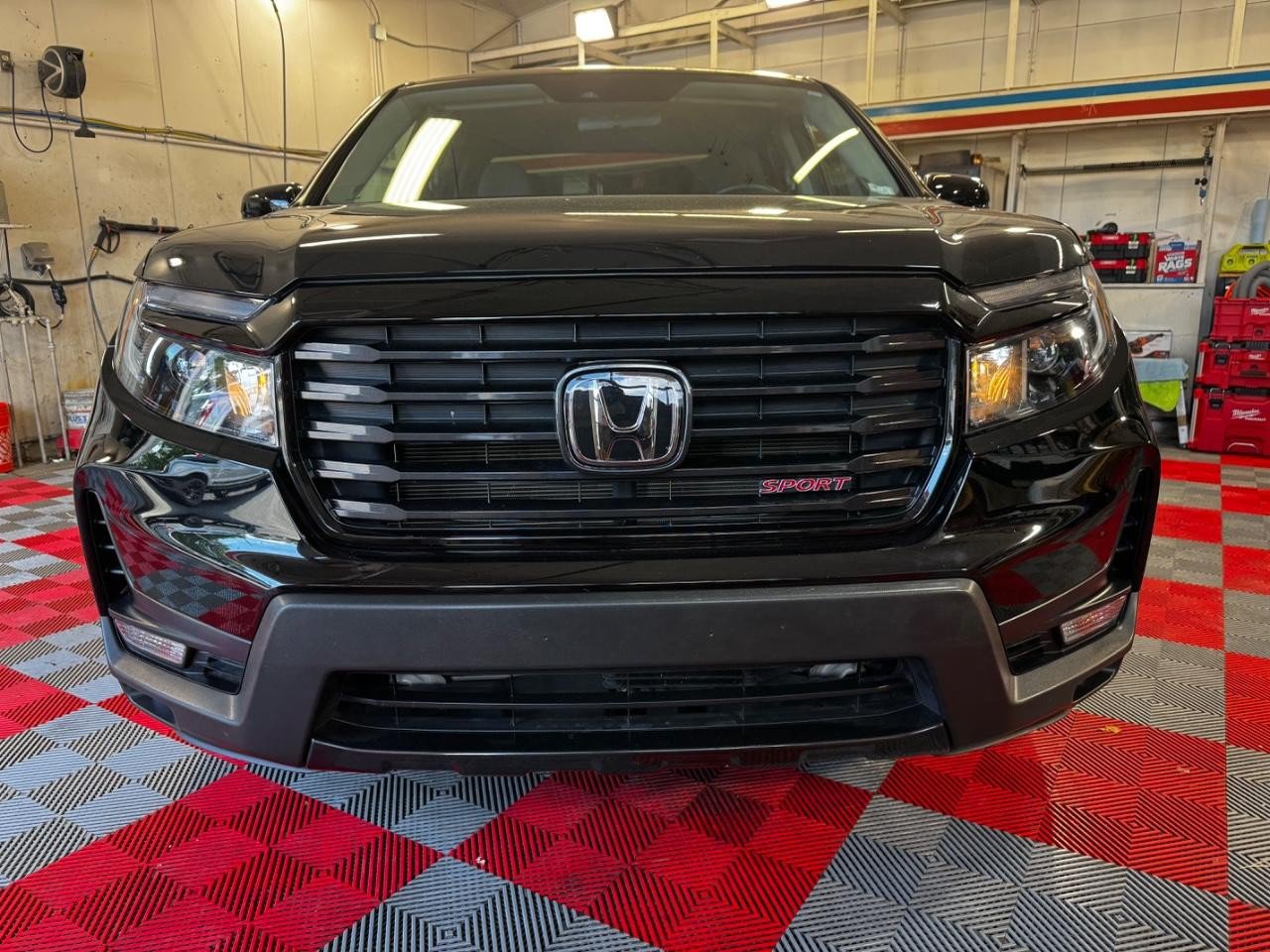 Used 2023 Honda Ridgeline Sport image 2