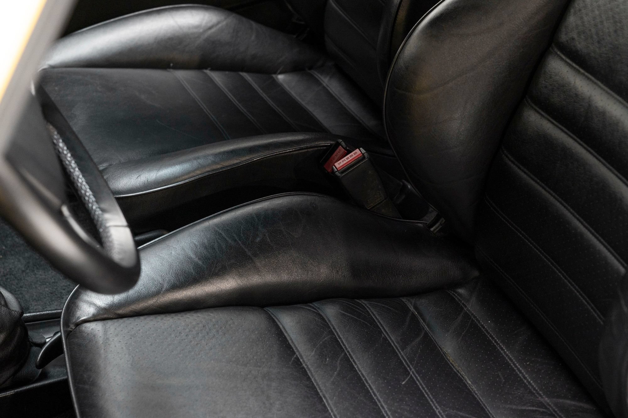 Used 1988 Porsche 911 Carrera RWD image 16