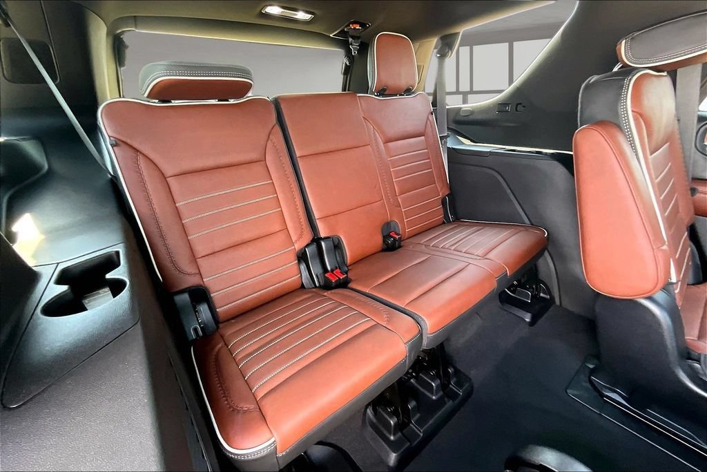 Used 2024 GMC Yukon Denali Ultimate AWD/4WD image 28