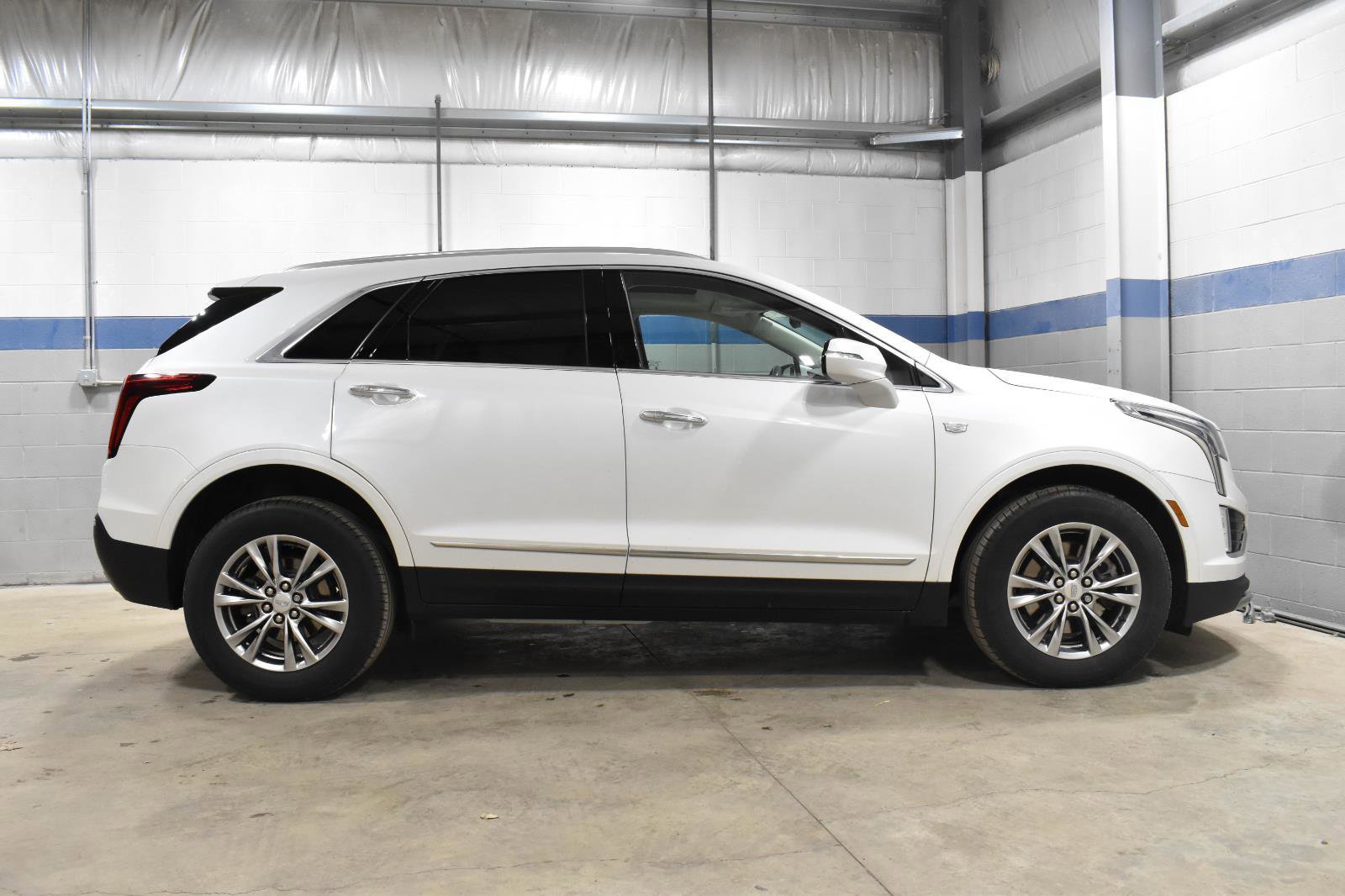 Used 2023 Cadillac XT5 Premium Luxury w/ LPO, Floor Liner Package image 29