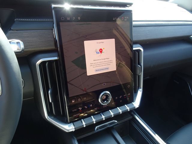 New 2026 GMC Acadia Denali w/ Super Cruise Package FWD image 19