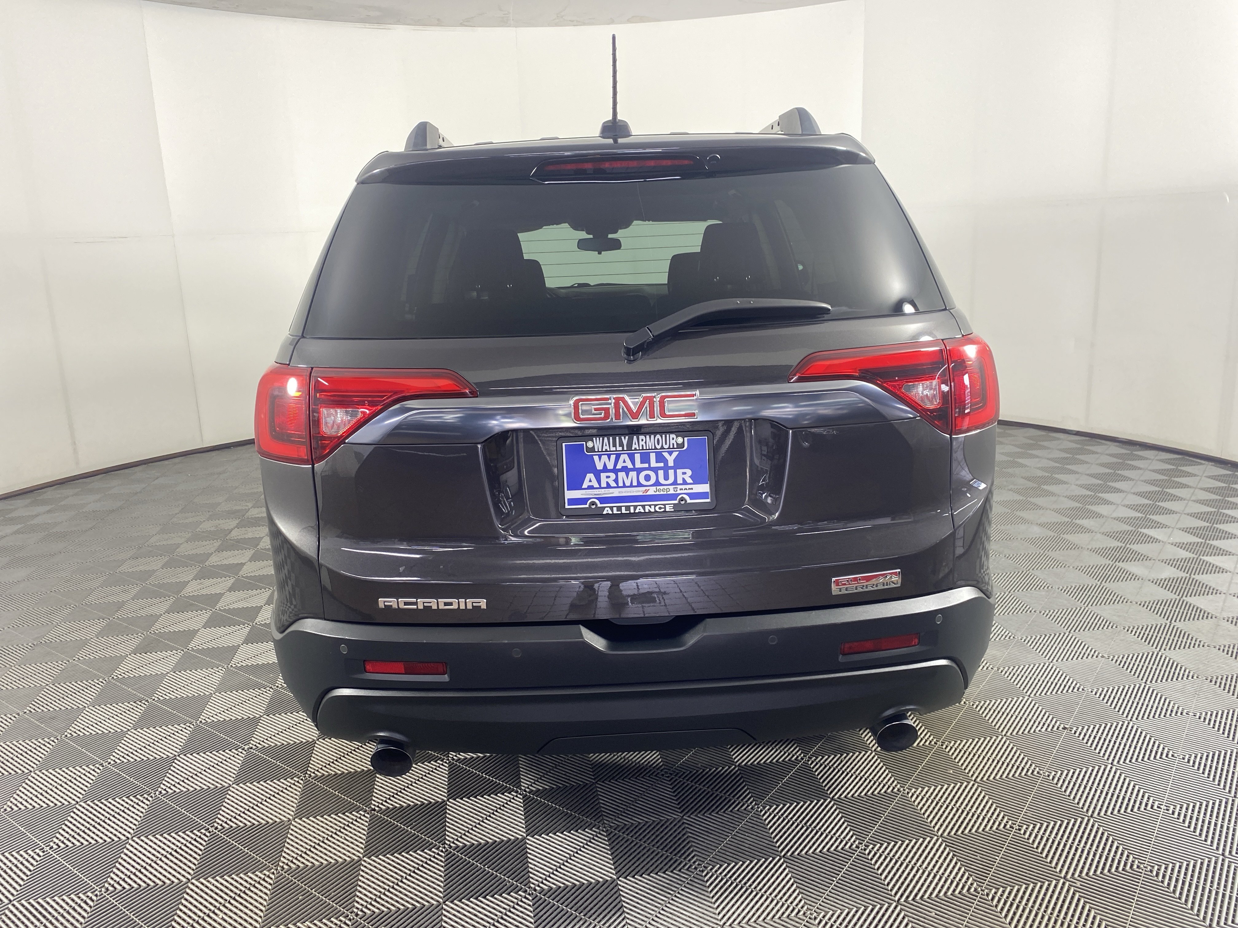 Used 2017 GMC Acadia SLE w/ Driver Alert Package I AWD/4WD image 8