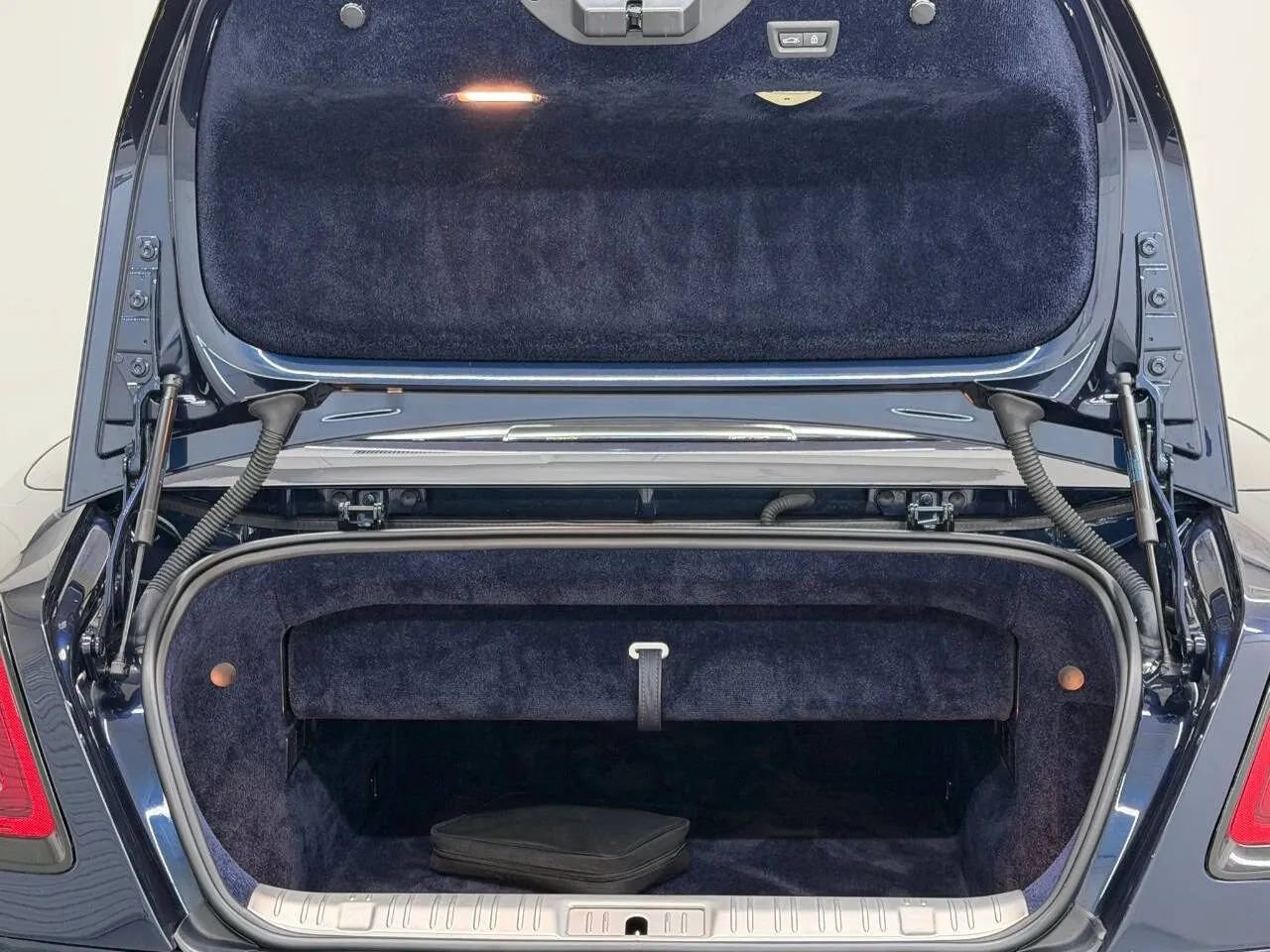 Used 2017 Rolls-Royce Dawn RWD image 36