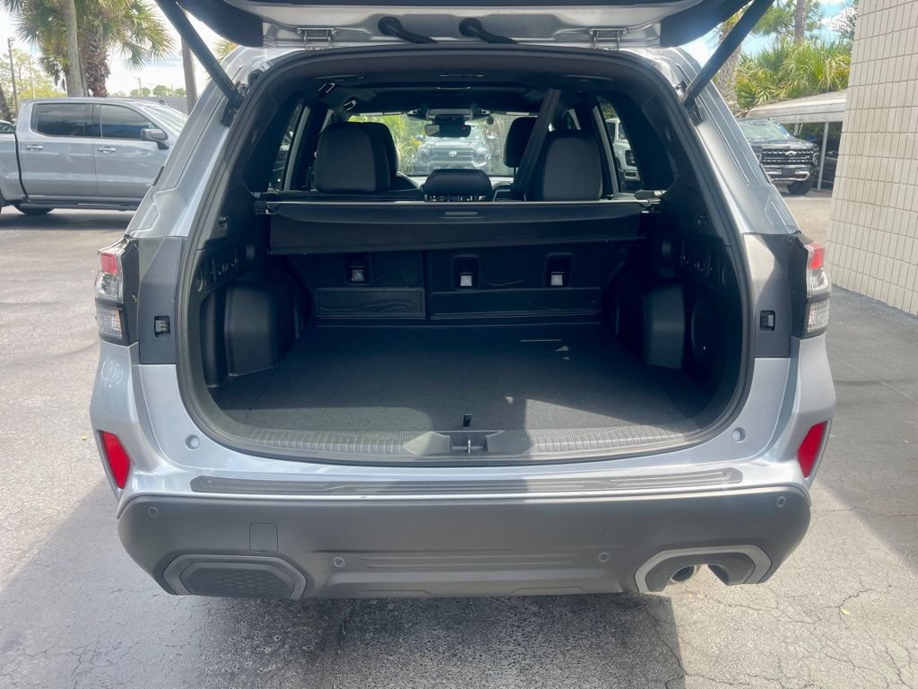 Used 2025 Subaru Forester Limited w/ Popular Package #2 AWD/4WD image 5
