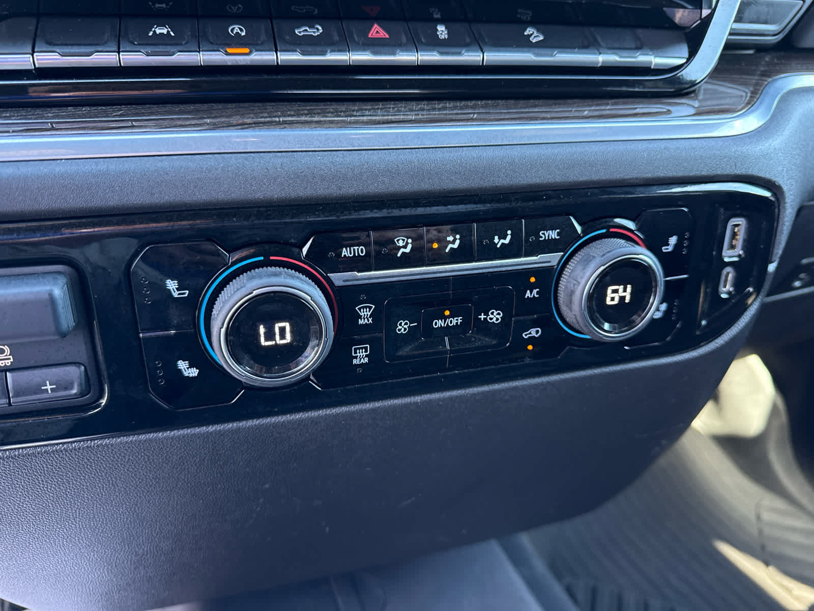 Certified 2022 Chevrolet Silverado 1500 LT AWD/4WD image 18