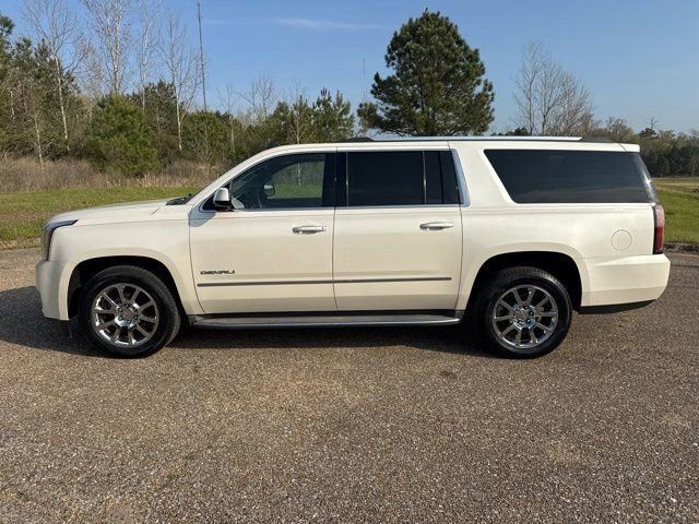 Used 2015 GMC Yukon XL Denali w/ Touring Package AWD/4WD image 6