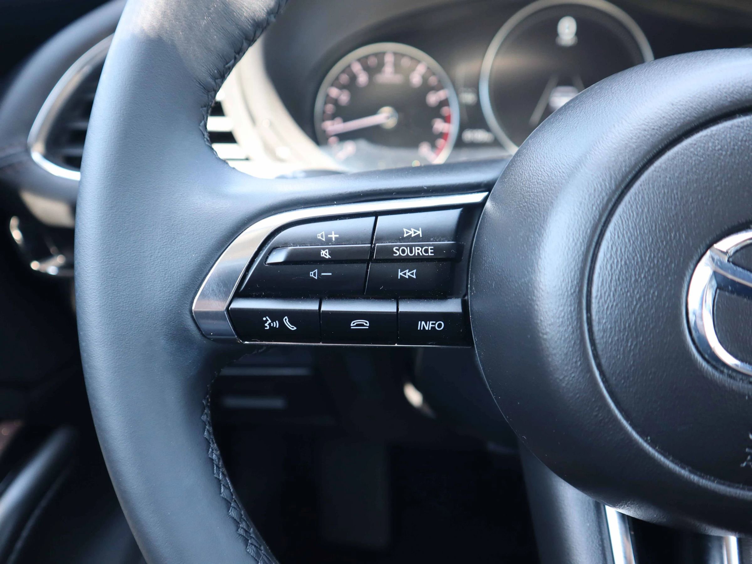 Used 2025 MAZDA MAZDA3 s FWD image 16