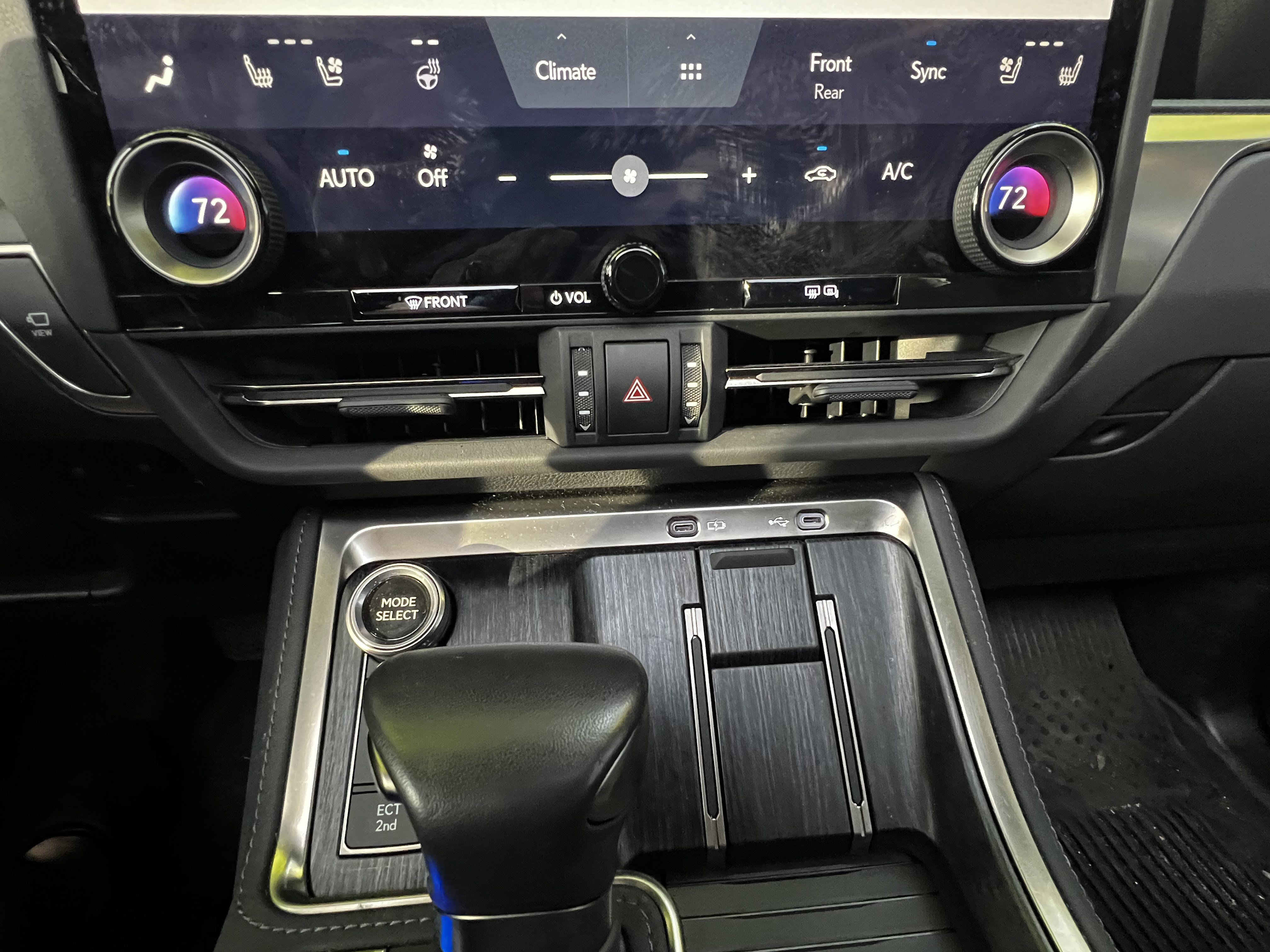 Used 2025 Lexus GX 550 w/ Accessory Package (2T) AWD/4WD image 27