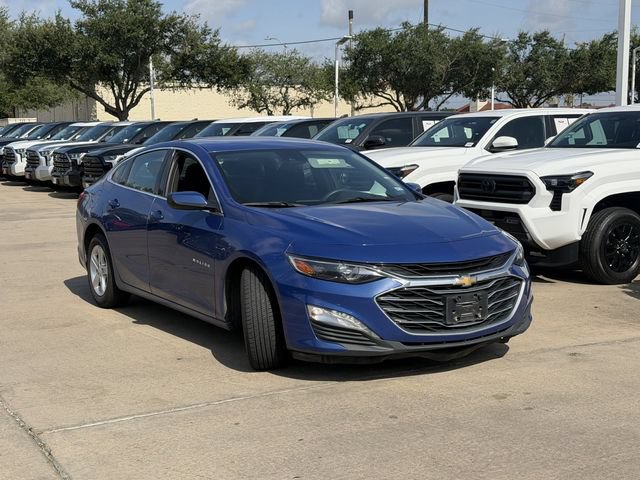 Used 2023 Chevrolet Malibu LT FWD image 3