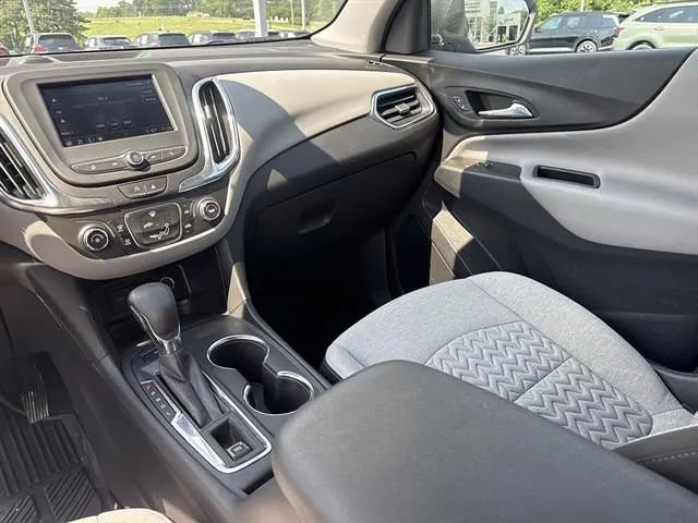 Used 2023 Chevrolet Equinox LS w/ LS Convenience Package AWD/4WD image 11
