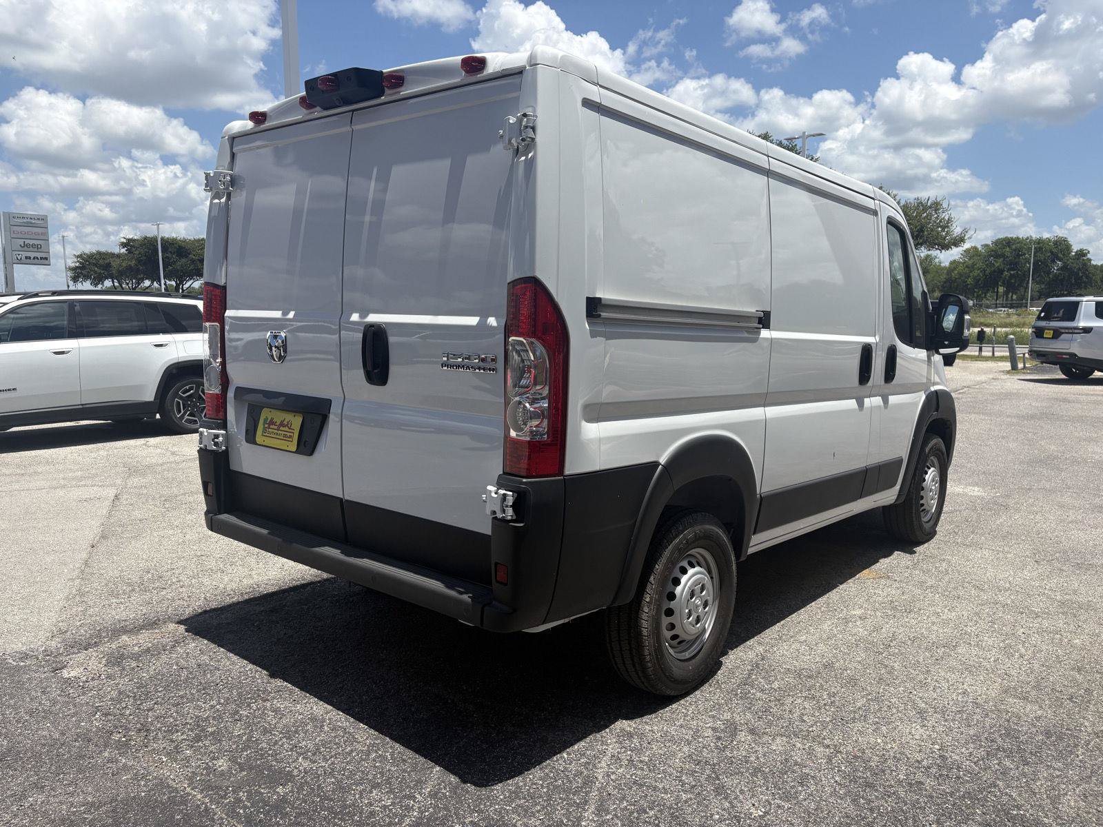New 2026 RAM ProMaster 1500 w/ Convenience Group FWD image 7