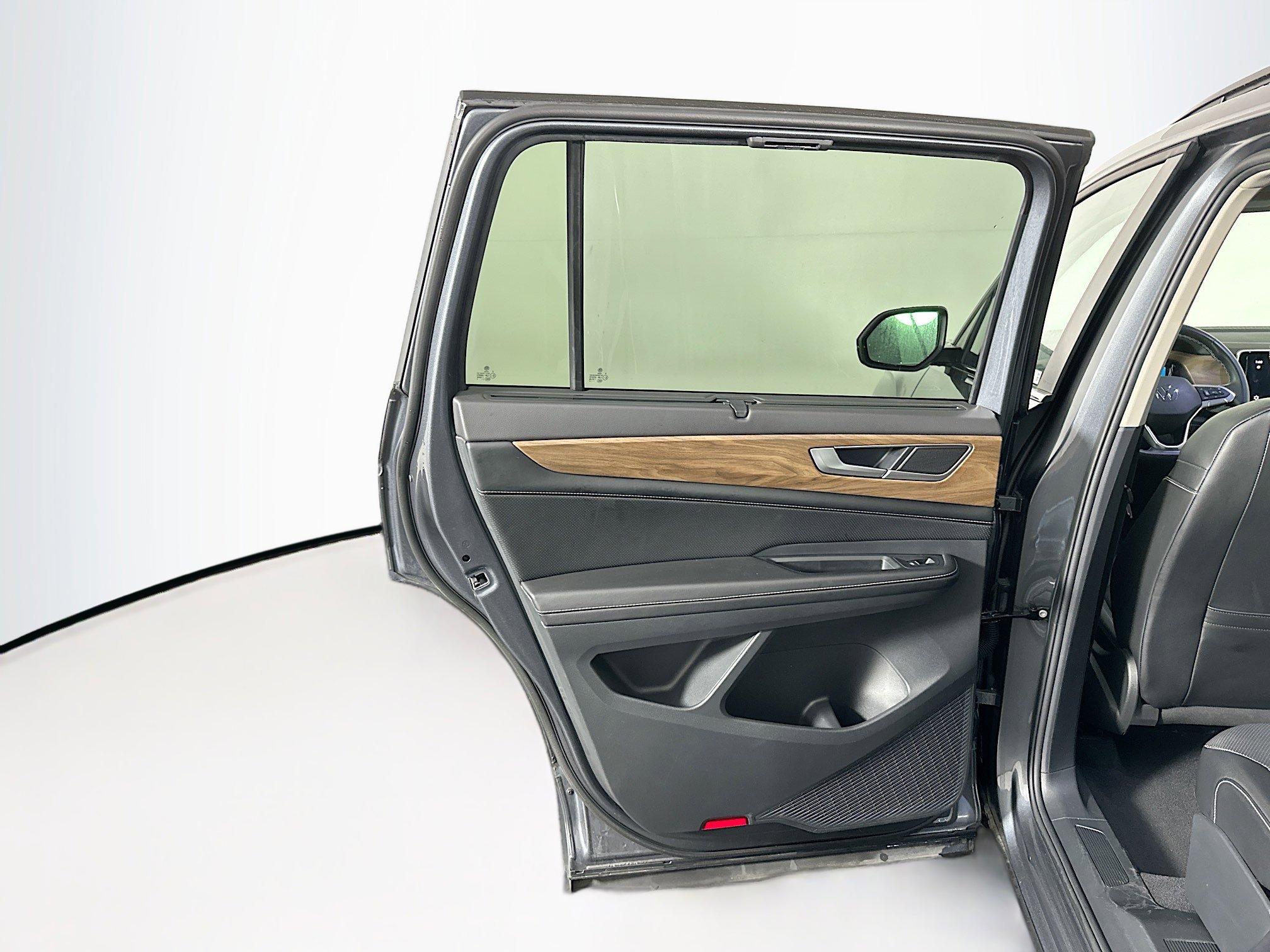 Used 2024 Volkswagen Atlas SE image 26