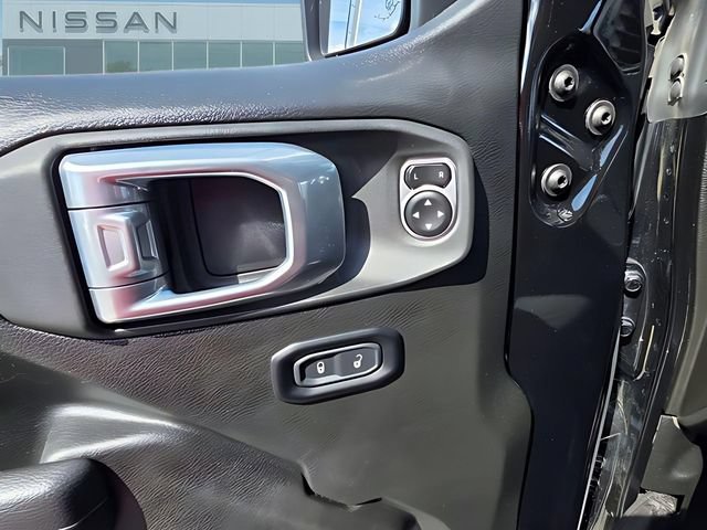 Used 2025 Jeep Wrangler Unlimited Rubicon AWD/4WD image 11