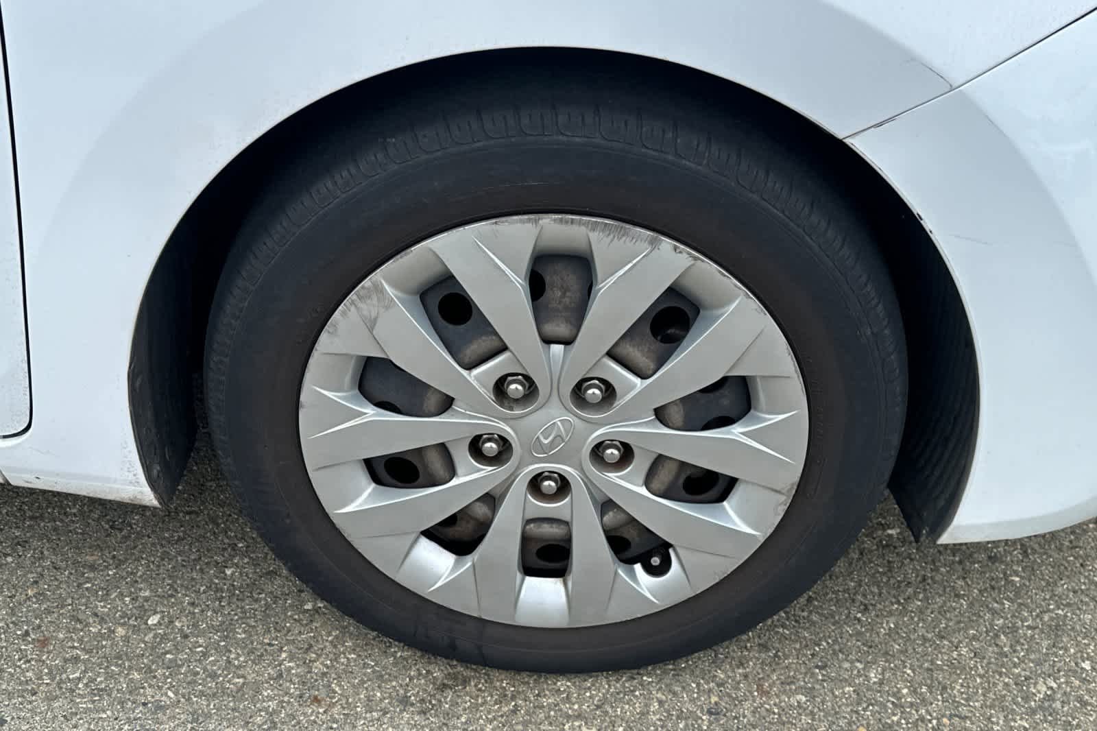 Used 2017 Hyundai Elantra GT FWD image 12