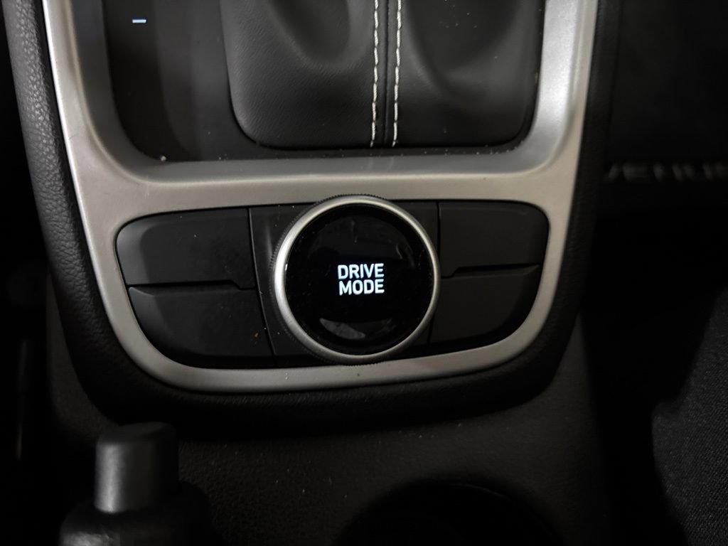 Used 2023 Hyundai Venue SEL w/ Cargo Package FWD image 21