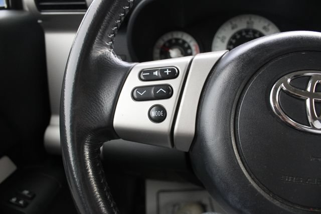 Used 2013 Toyota FJ Cruiser 4WD w/ Upgrade Pkg image 10