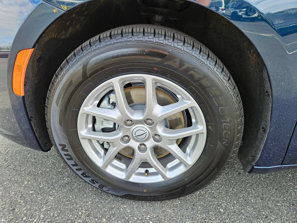 Used 2025 Chrysler Pacifica Select FWD image 9
