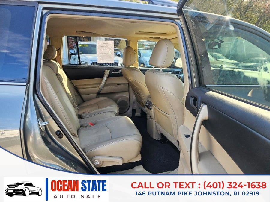 Used 2012 Toyota Highlander SE w/ Tow Pkg AWD/4WD image 12