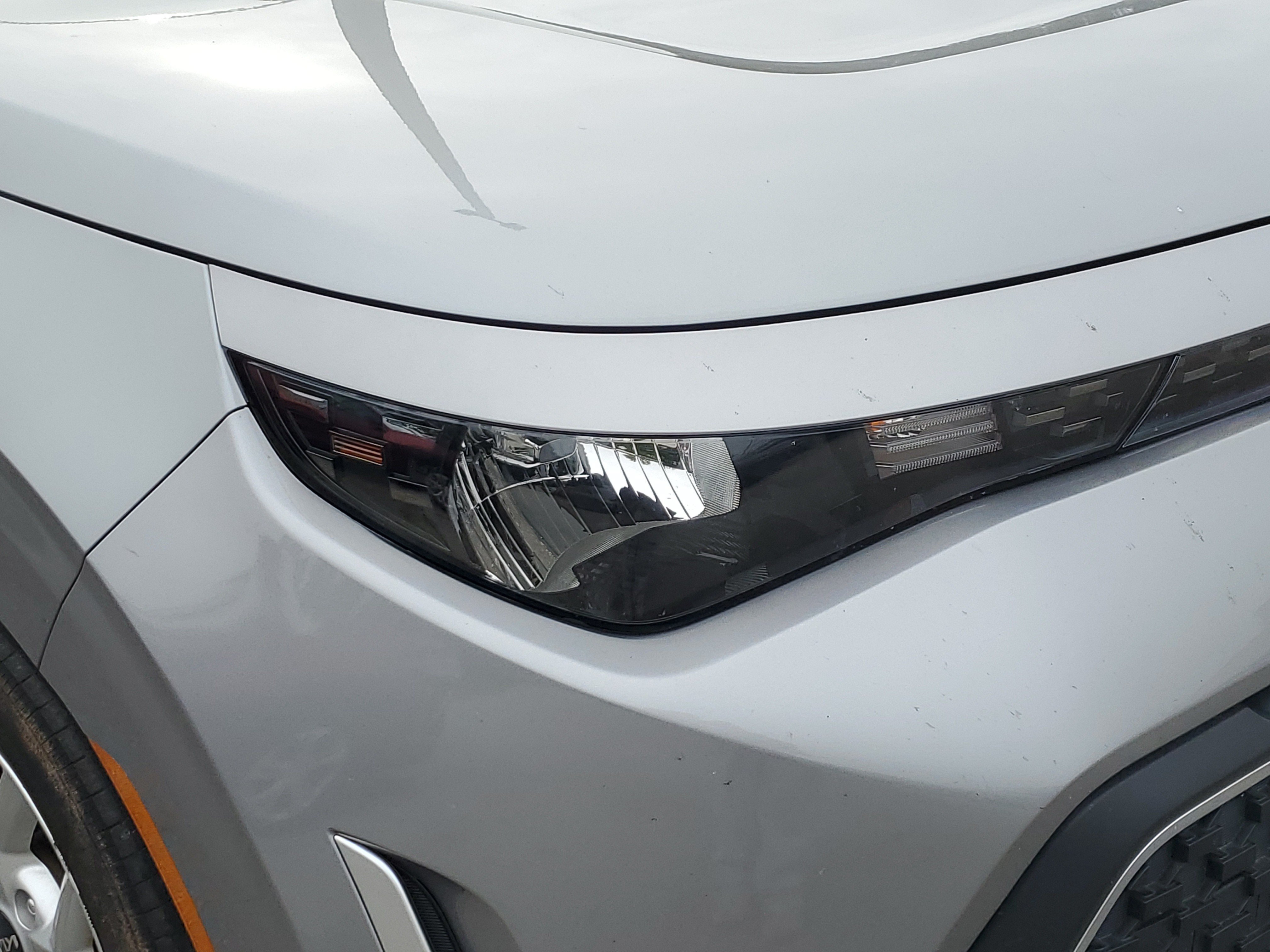Used 2025 Kia Soul LX w/ LX Technology Package FWD image 9