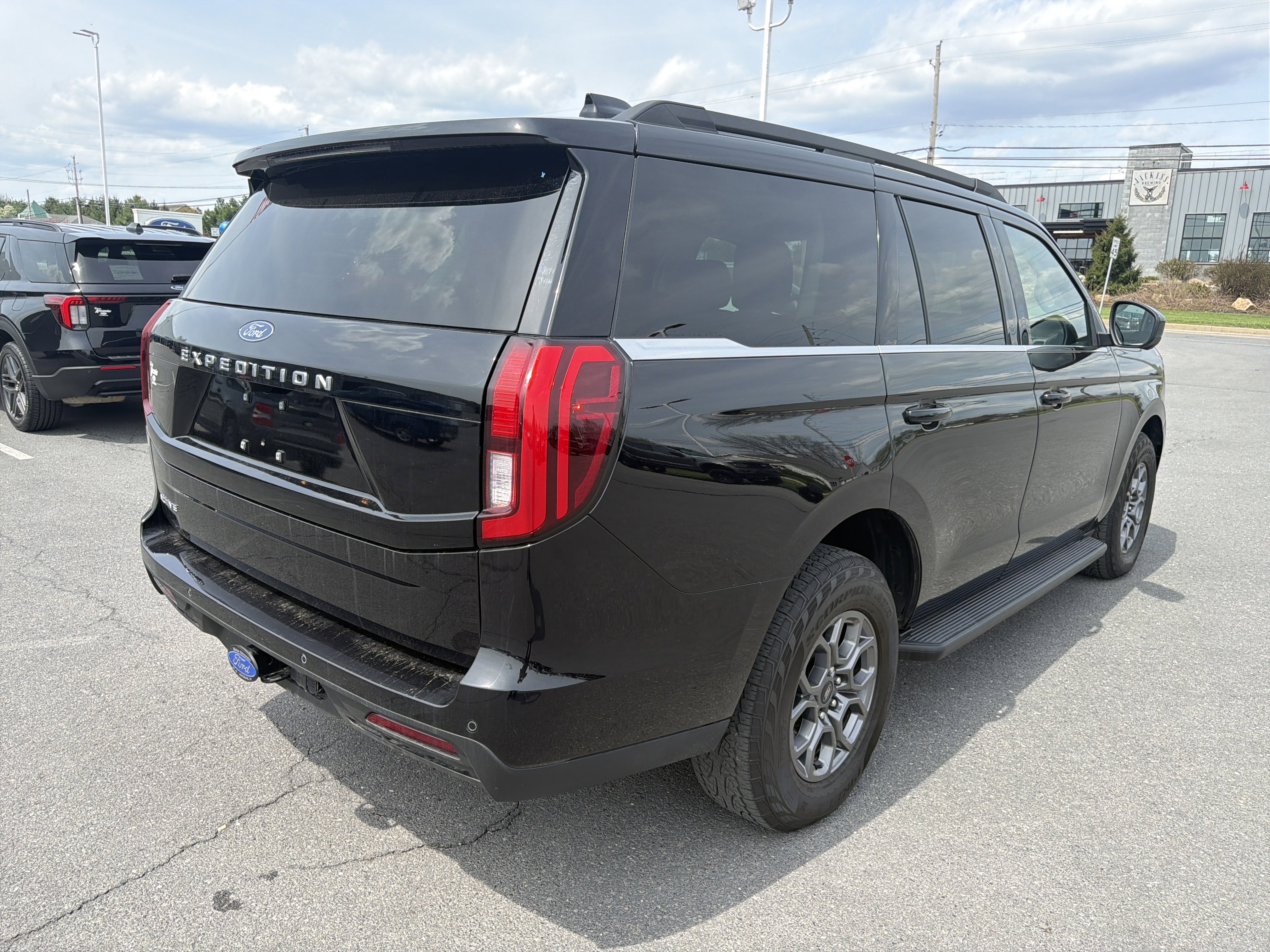 Used 2025 Ford Expedition Active AWD/4WD video 3