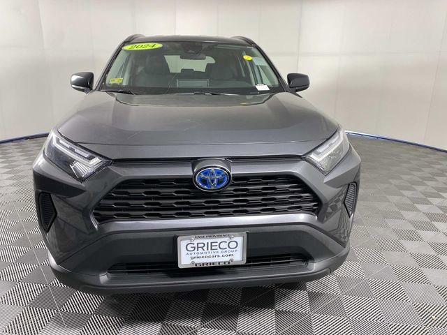 Used 2024 Toyota RAV4 LE AWD/4WD image 3