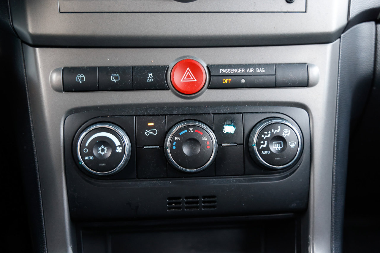 Used 2012 Chevrolet Captiva Sport LT image 29