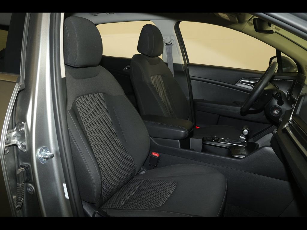 Used 2024 Kia Sportage LX image 28