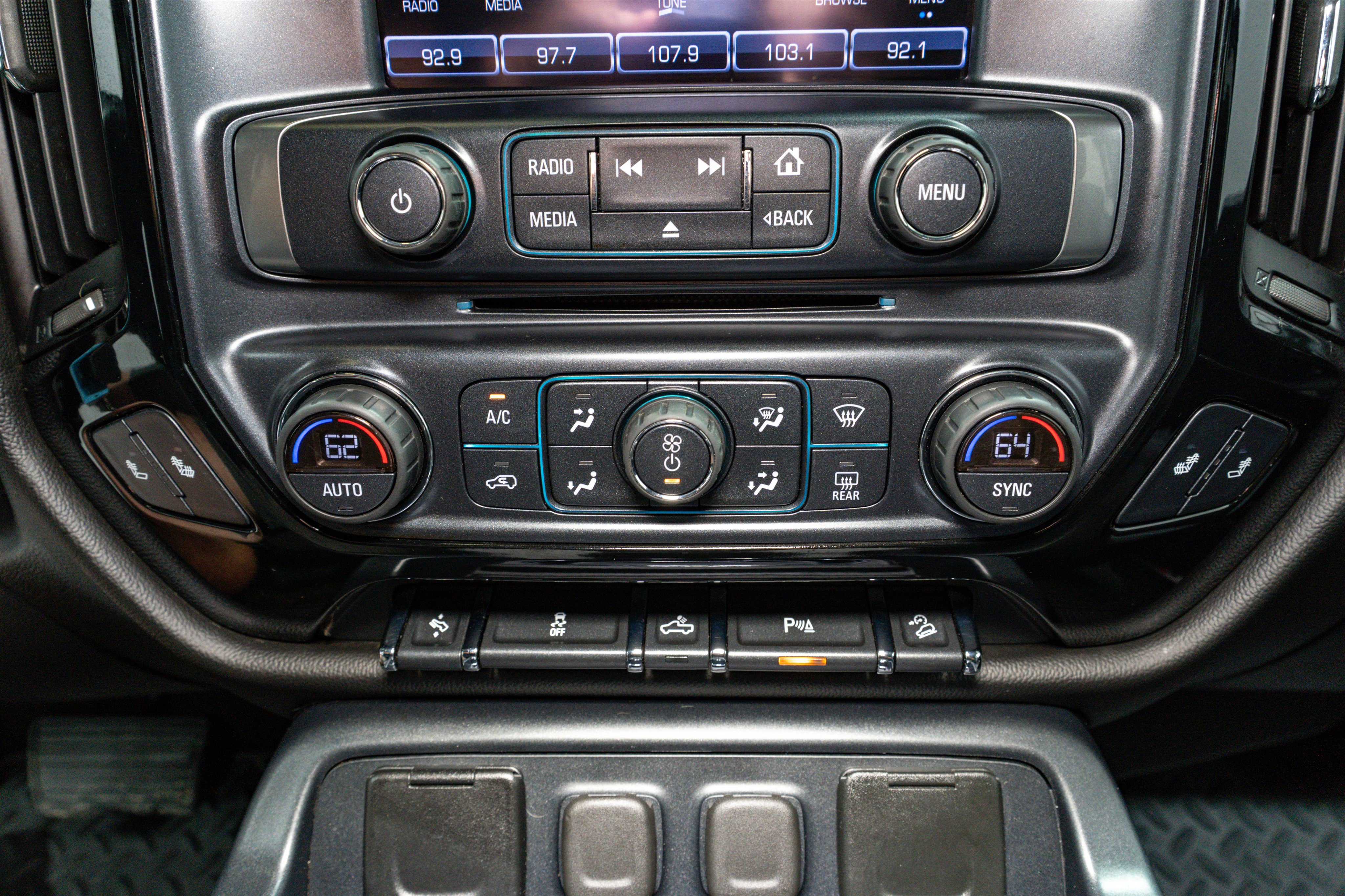 Used 2018 Chevrolet Silverado 1500 LT w/ All Star Edition image 21