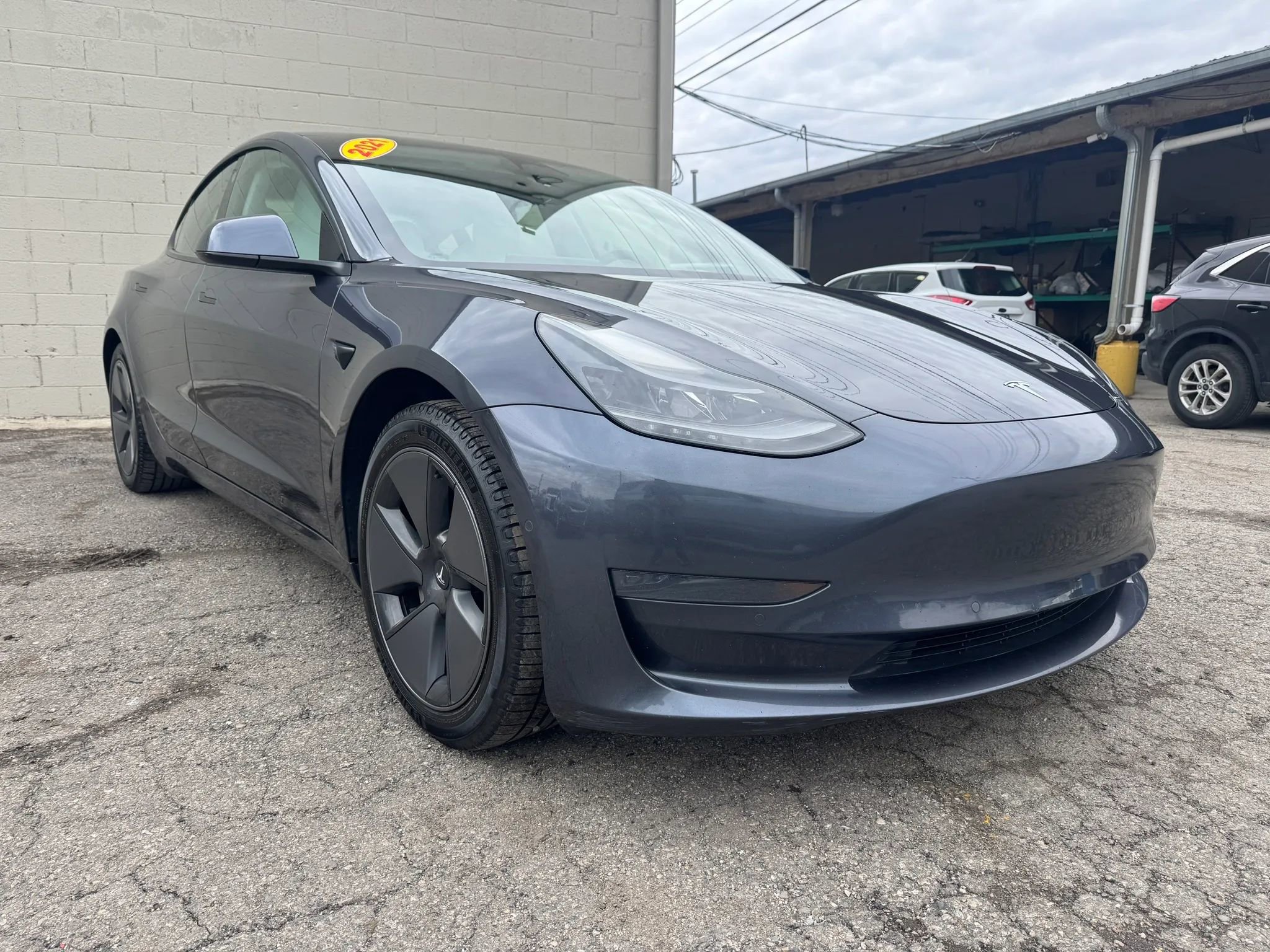 Used 2021 Tesla Model 3 Standard Range Plus image 5
