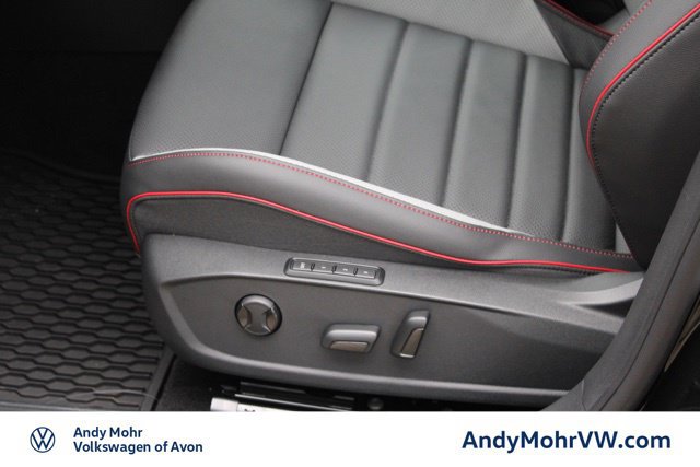 New 2026 Volkswagen GTI SE FWD image 9