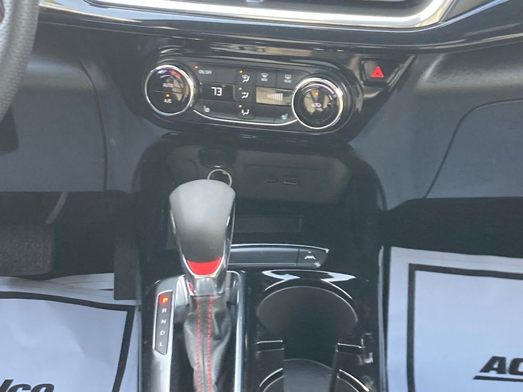 Used 2025 Chevrolet Trax RS w/ Sunroof Package FWD image 19