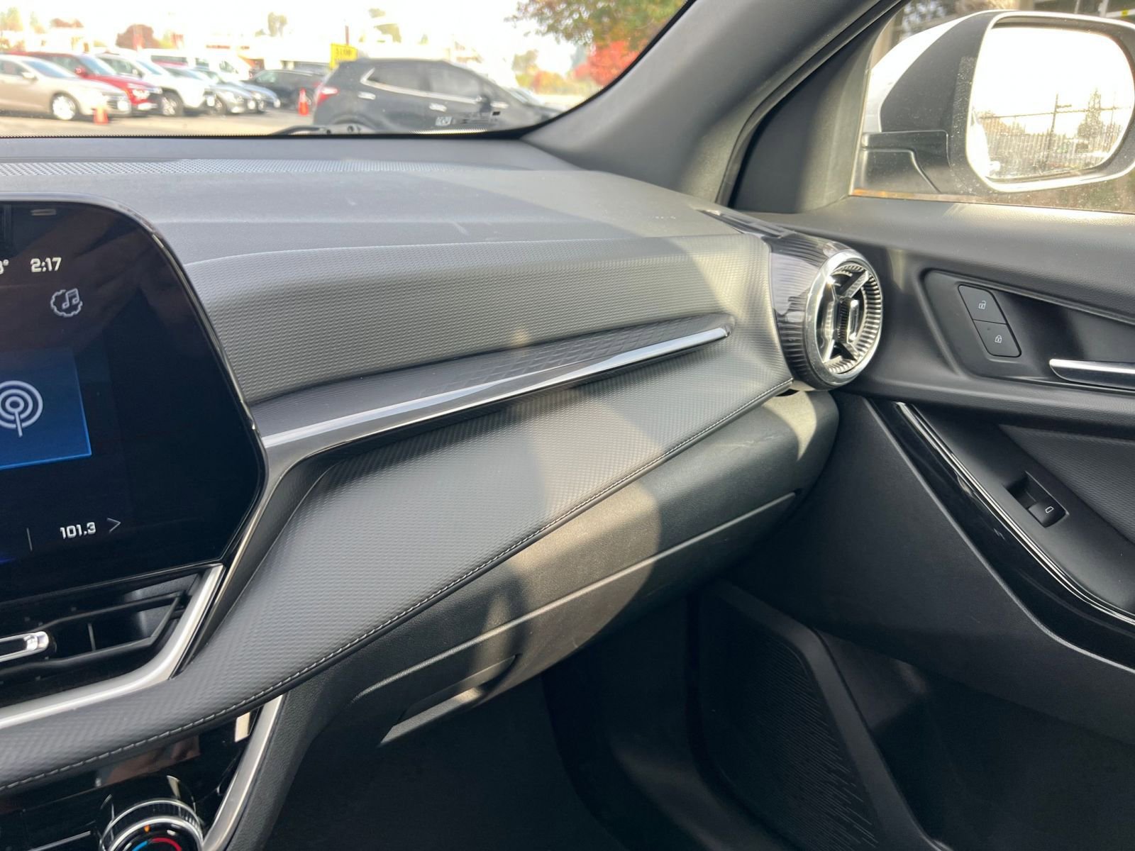 Used 2025 Chevrolet Equinox LT image 34