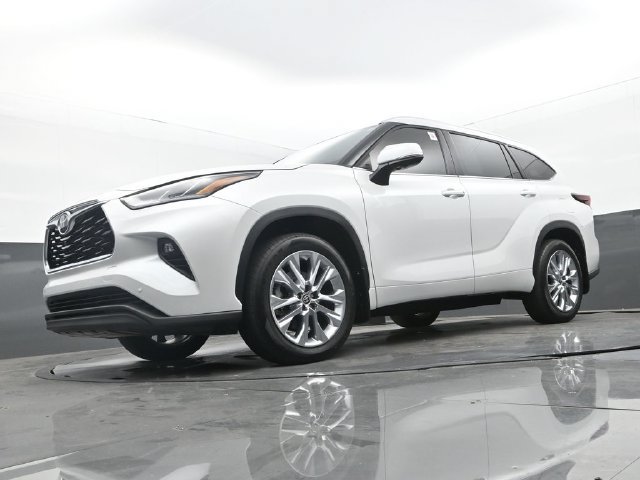 Used 2026 Toyota Highlander Limited AWD/4WD image 28
