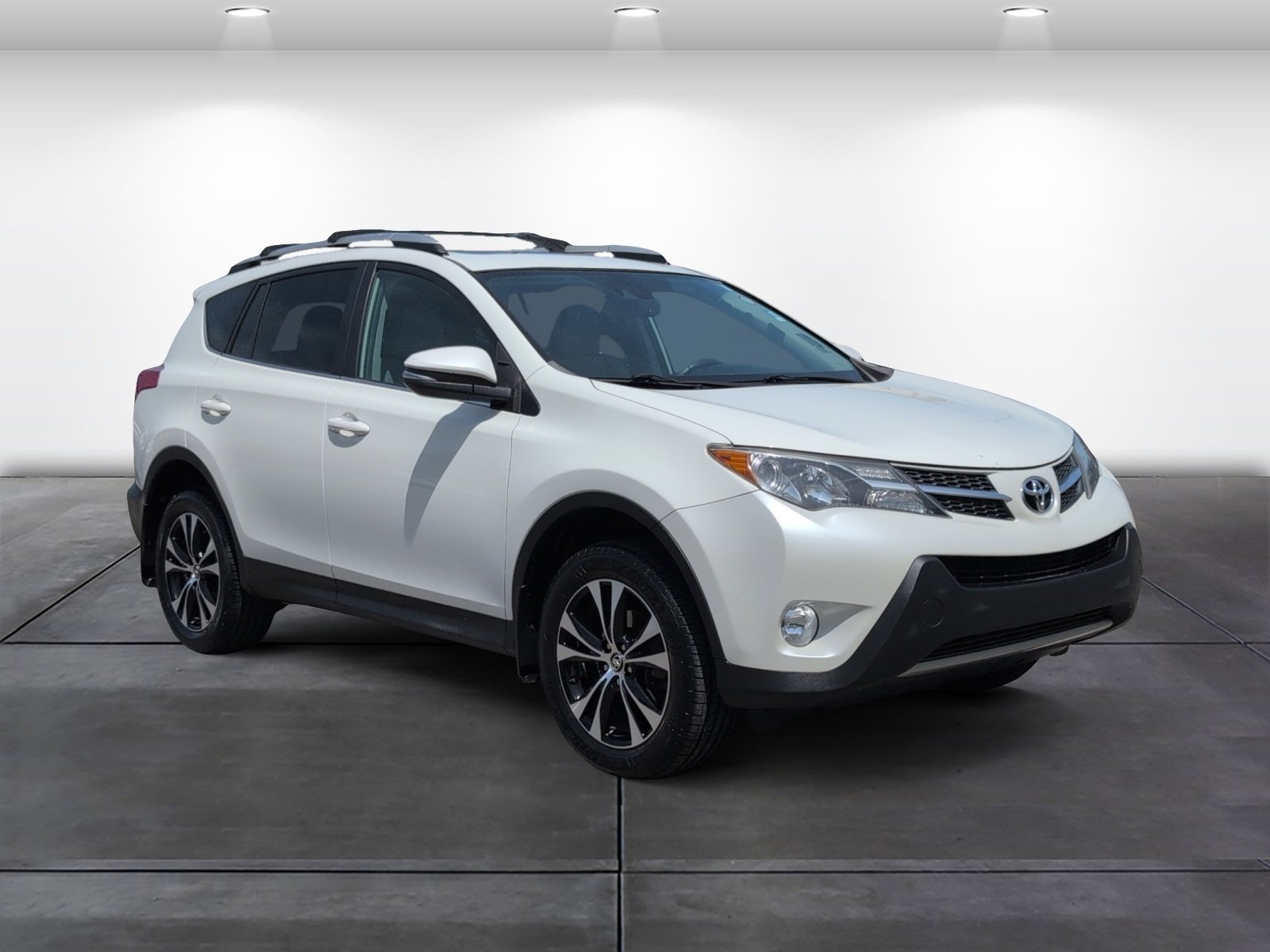 Used 2015 Toyota RAV4 Limited w/ Technology Package AWD/4WD image 2