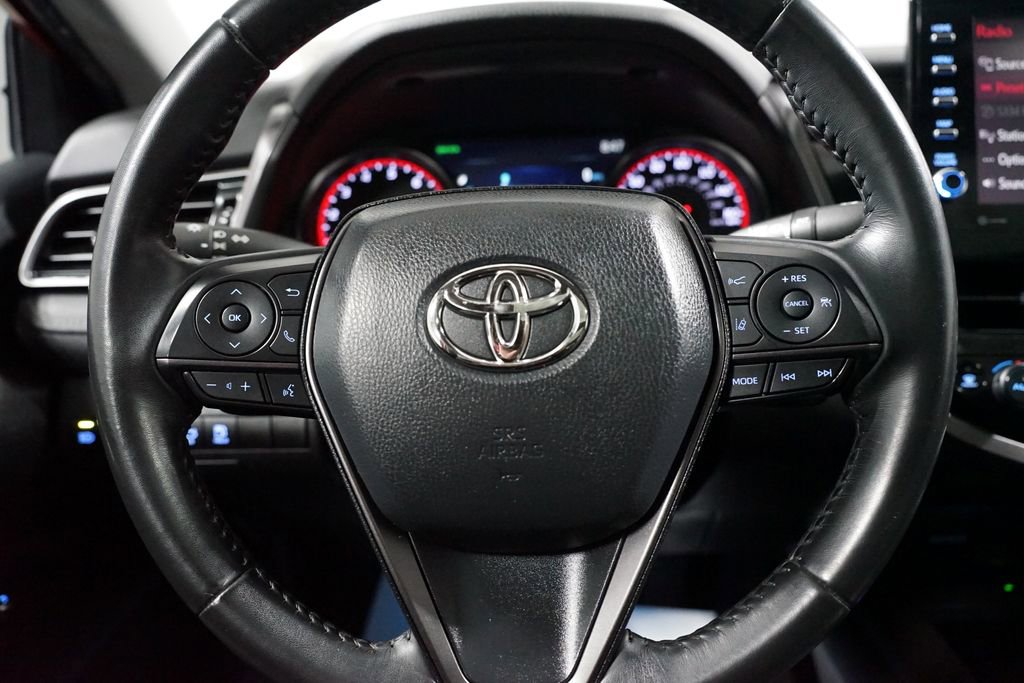 Used 2022 Toyota Camry XSE image 12