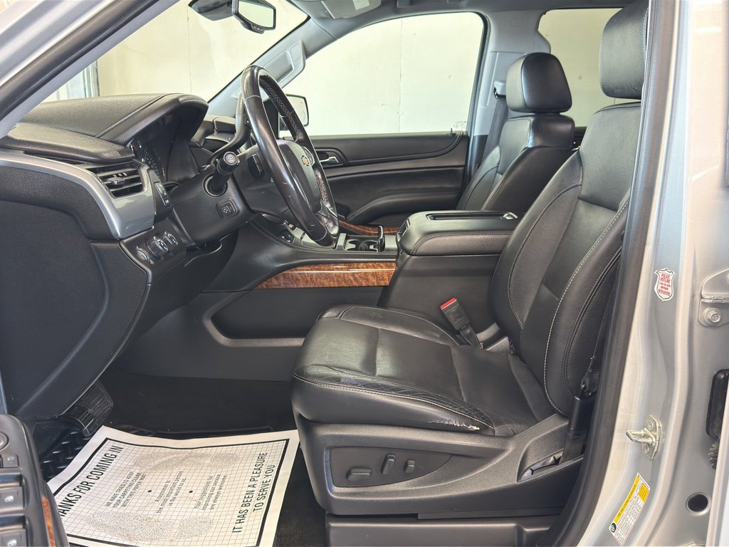 Used 2018 Chevrolet Suburban Premier AWD/4WD image 12