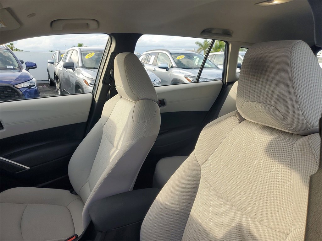Used 2025 Toyota Corolla Cross L image 16
