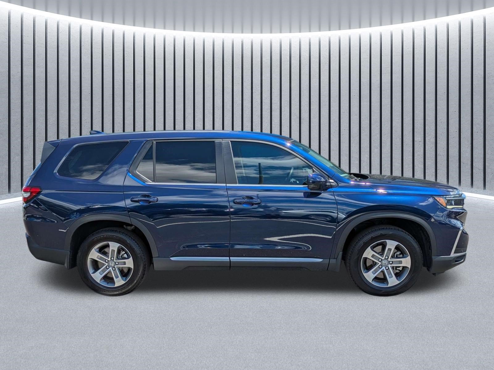 Certified 2025 Honda Pilot EX-L image 3