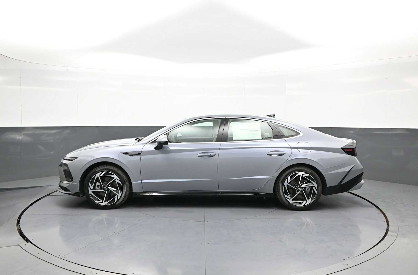 New 2026 Hyundai Sonata SEL FWD image 9